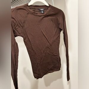 Long-sleeve crinkly top